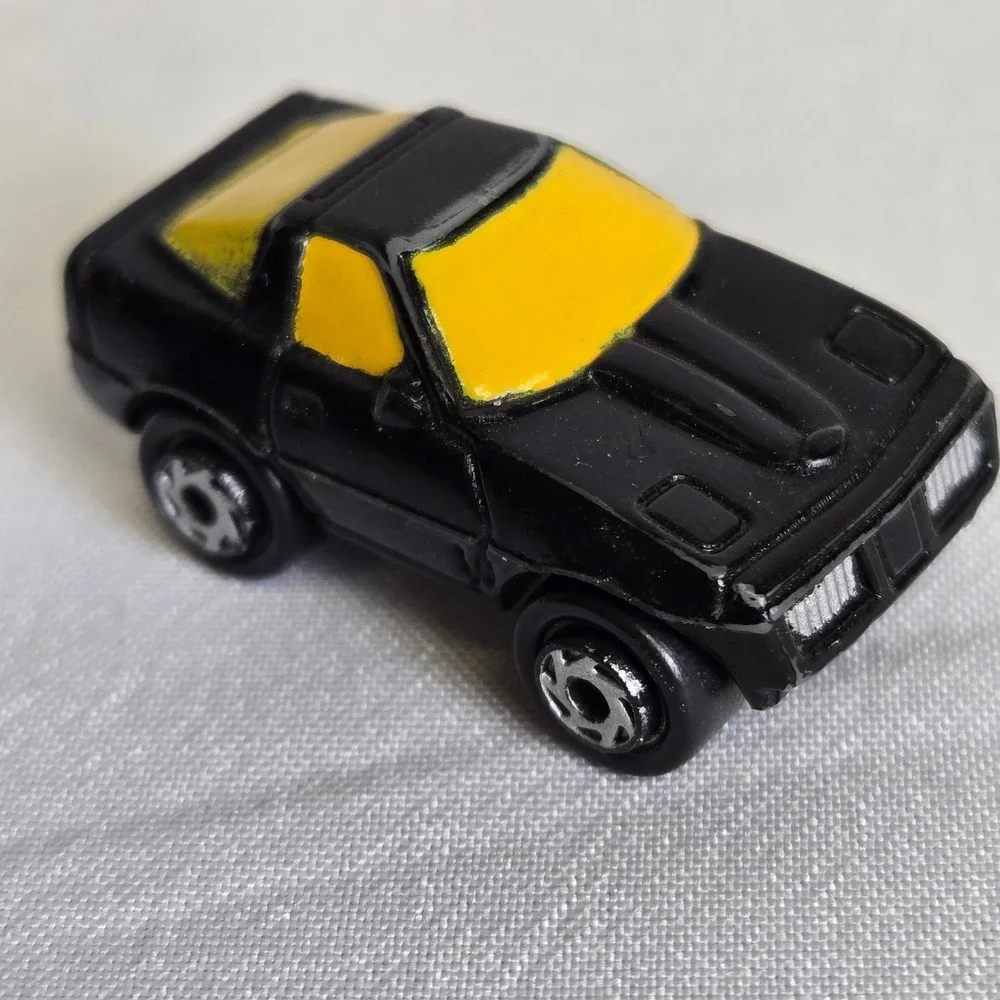 Galoob Micro Machines Chevrolet Corvette, Black/Yellow, 1.25